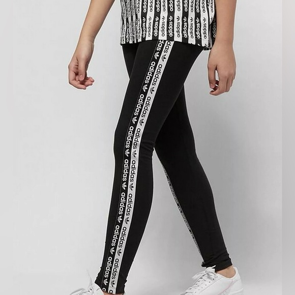GIRLS ADIDAS ORIGINALS RETRO TAPE LEGGINGS AGES 9-10 BLACK LAST TWO LEFT - Picture 1 of 6
